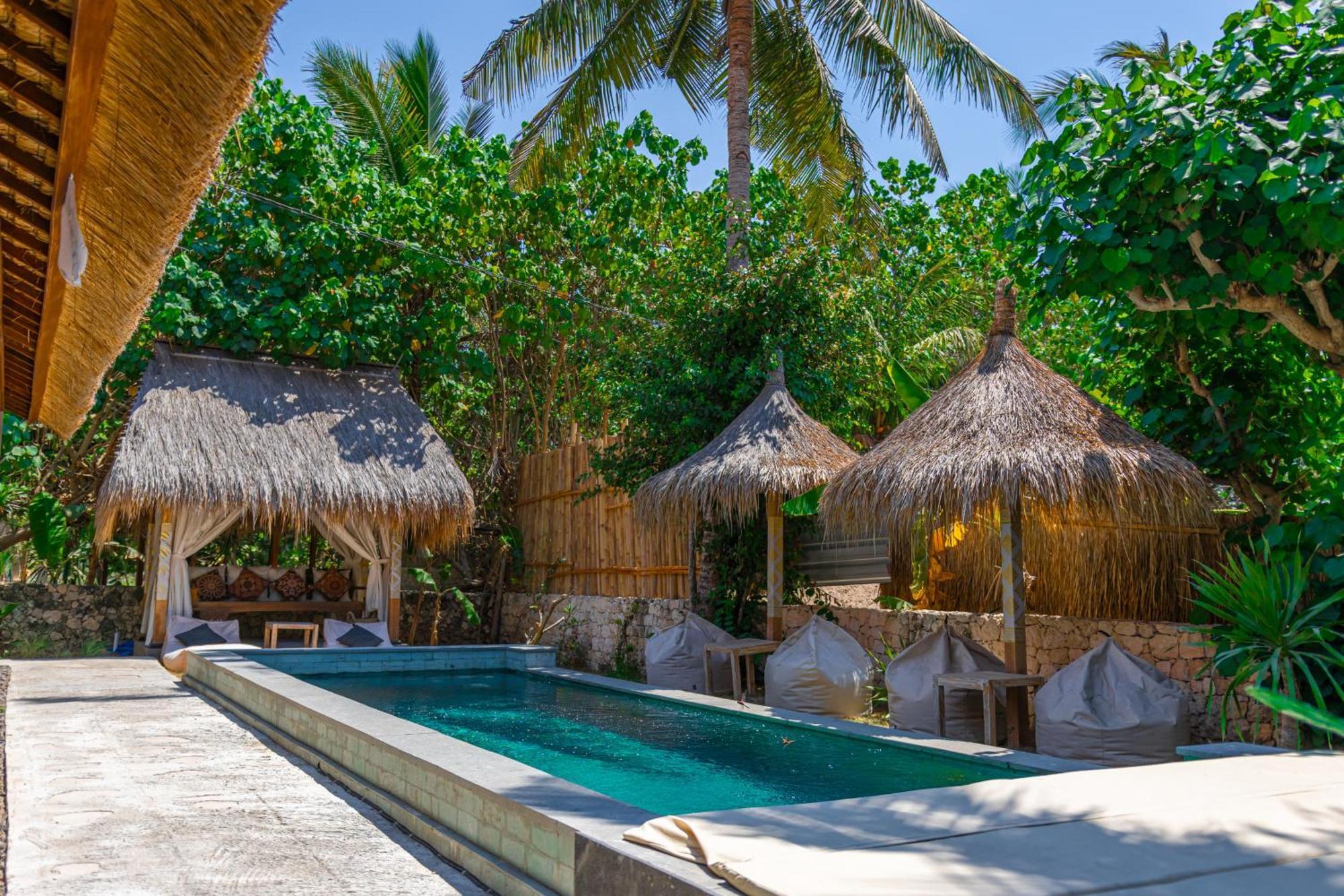 Golden Garuda Cottages Pelilit Bagian luar foto